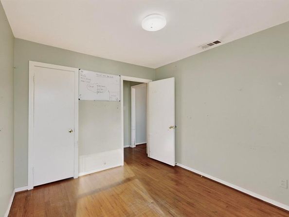 2065 S Farola Drive , Dallas Texas 75228