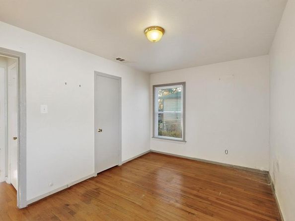 2065 S Farola Drive , Dallas Texas 75228