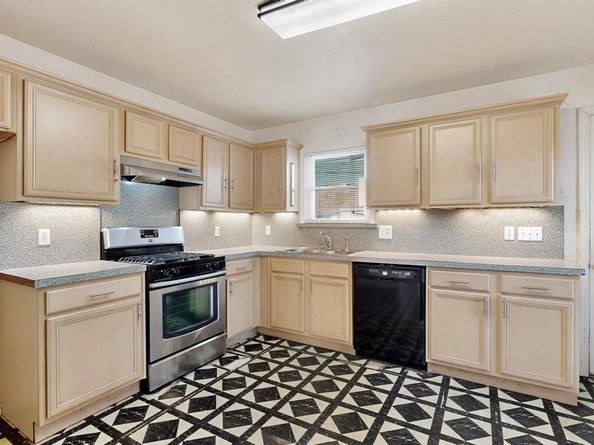 2065 S Farola Drive , Dallas Texas 75228