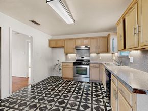 2065 S Farola Drive , Dallas Texas 75228