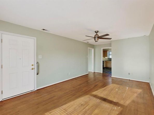 2065 S Farola Drive , Dallas Texas 75228