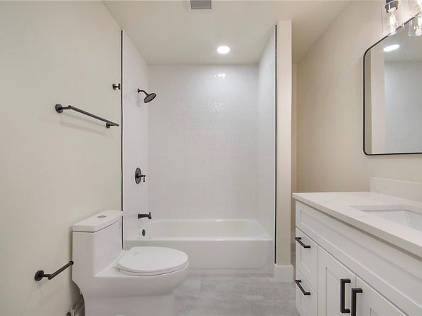 1212  Willow Glen Drive , Dallas Texas 75232