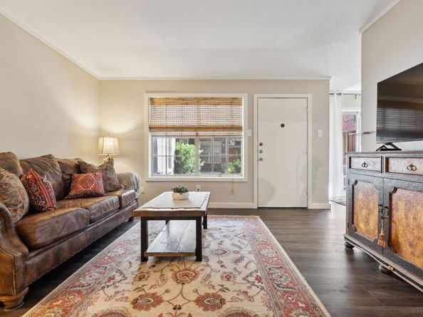 4207  Avondale Avenue  106, Dallas Texas 75219