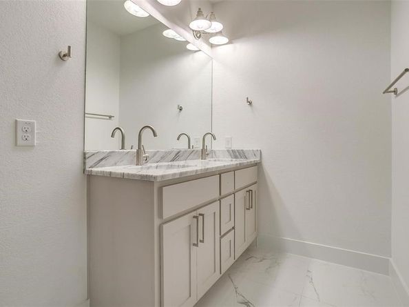 5618  Oaks Lane , Westworth Village Texas 76114