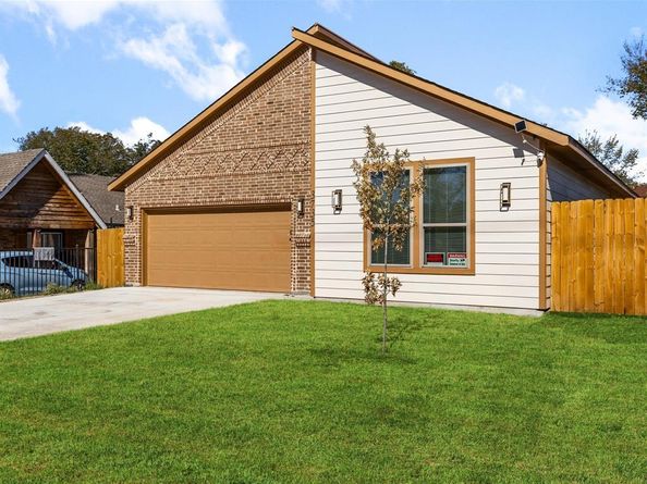 3735  Ada Avenue , Fort Worth Texas 76105