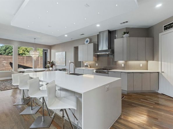 3955  Park Lane , Dallas Texas 75220