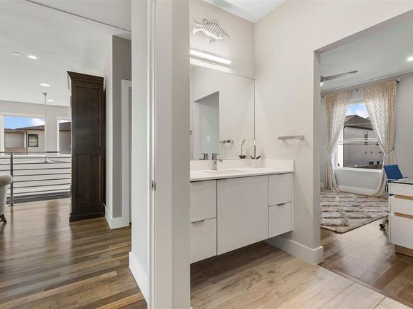 3955  Park Lane , Dallas Texas 75220