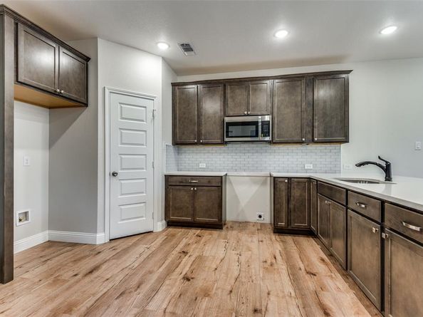 1260 E Magnolia Avenue , Fort Worth Texas 76104