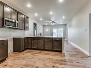 1260 E Magnolia Avenue , Fort Worth Texas 76104