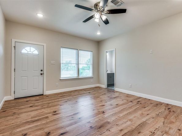 1260 E Magnolia Avenue , Fort Worth Texas 76104