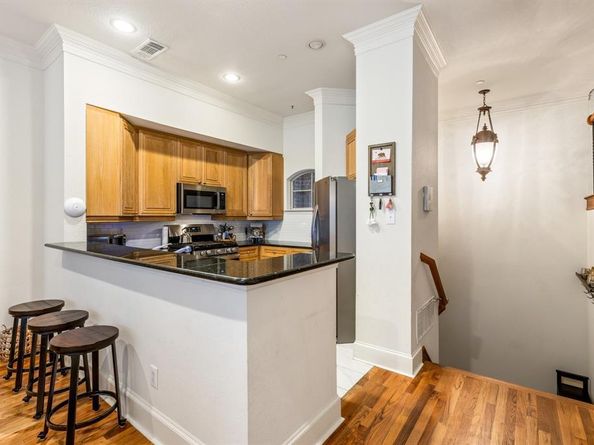 1500  Pecos Street  7, Dallas Texas 75204