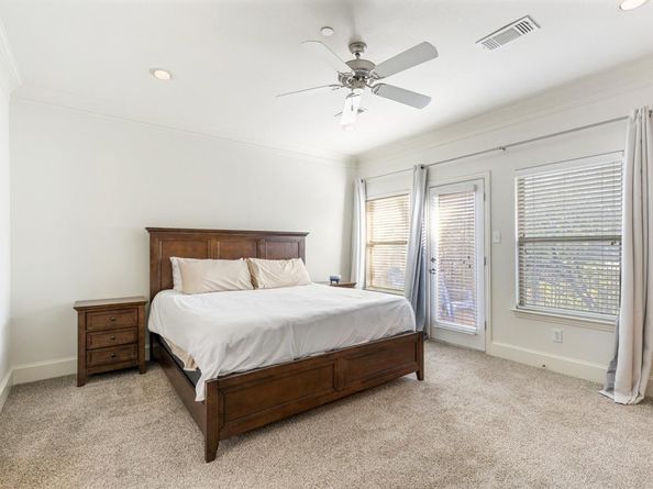 1500  Pecos Street  7, Dallas Texas 75204