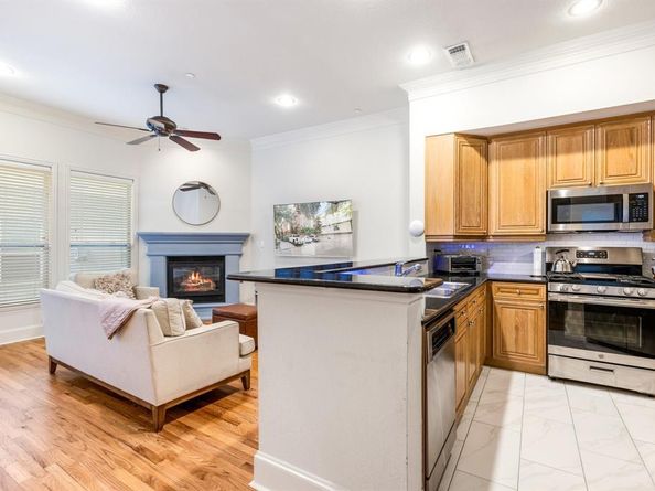 1500  Pecos Street  7, Dallas Texas 75204