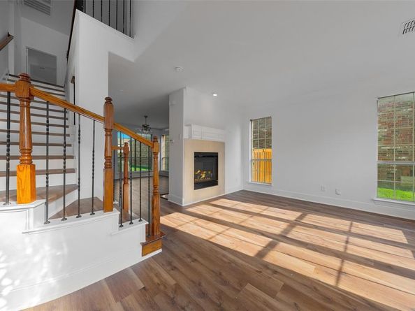 9200  Dillon Trail , Irving Texas 75063