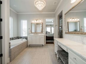 1  London Court , Heath Texas 75032