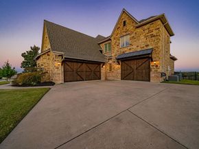 1  London Court , Heath Texas 75032