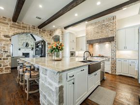 1  London Court , Heath Texas 75032