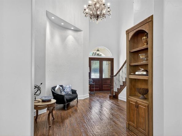 4423  Lena Lane , Irving Texas 75038