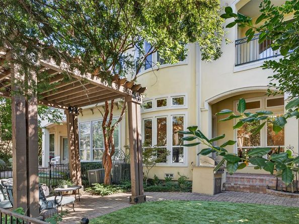 4423  Lena Lane , Irving Texas 75038