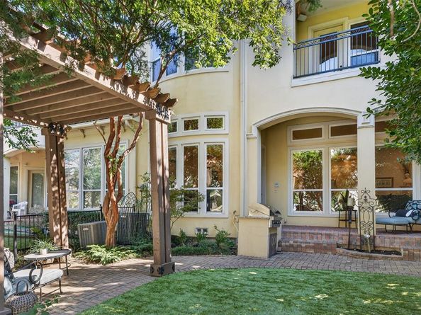 4423  Lena Lane , Irving Texas 75038