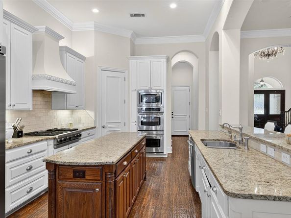 4423  Lena Lane , Irving Texas 75038