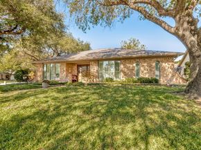 100  Hillview Court , Hurst Texas 76054