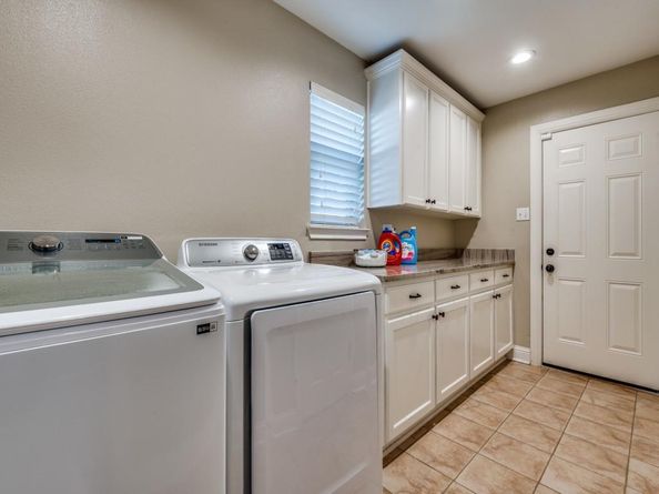 100  Hillview Court , Hurst Texas 76054