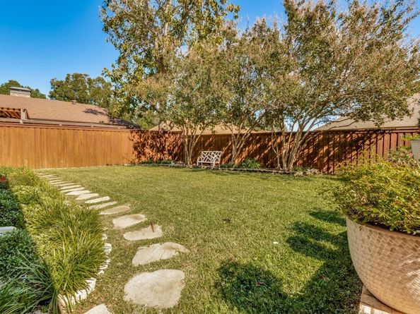 100  Hillview Court , Hurst Texas 76054