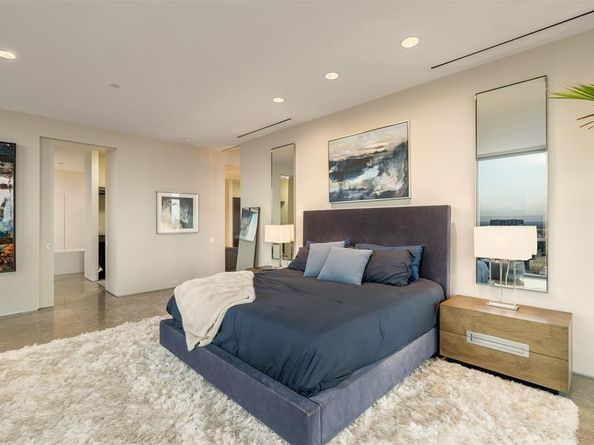 1717  Arts Plaza  2202, Dallas Texas 75201