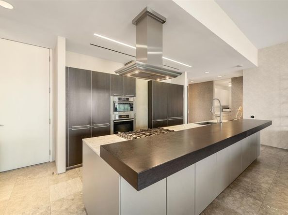 1717  Arts Plaza  2202, Dallas Texas 75201