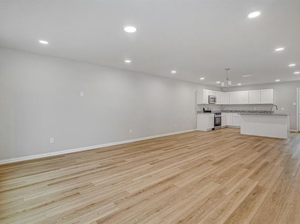 3325  Eastland Street , Fort Worth Texas 76119