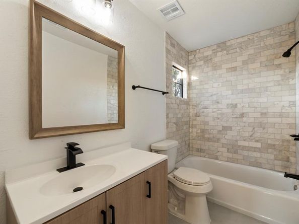 413  Horse Shoe Bend , Mesquite Texas 75149