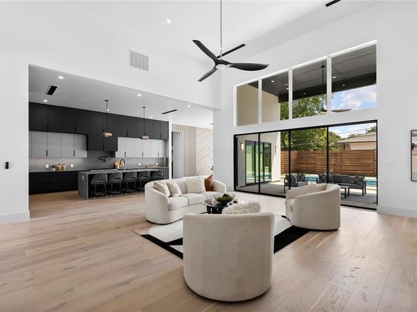 11232  Hillcrest Road , Dallas Texas 75230