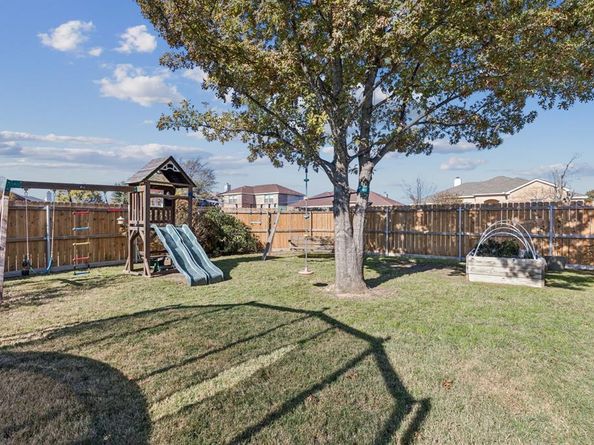 1421  Heather Ridge Drive , Lancaster Texas 75146