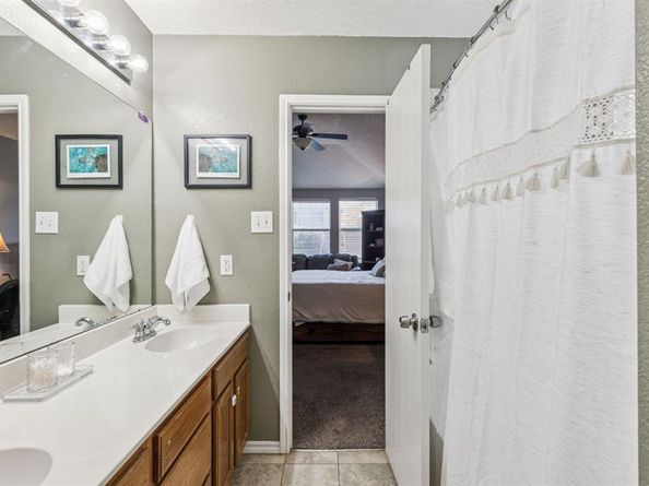 1421  Heather Ridge Drive , Lancaster Texas 75146