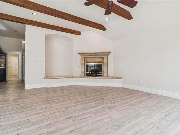 9333  Vista Circle , Irving Texas 75063