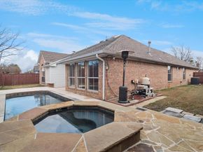 9333  Vista Circle , Irving Texas 75063