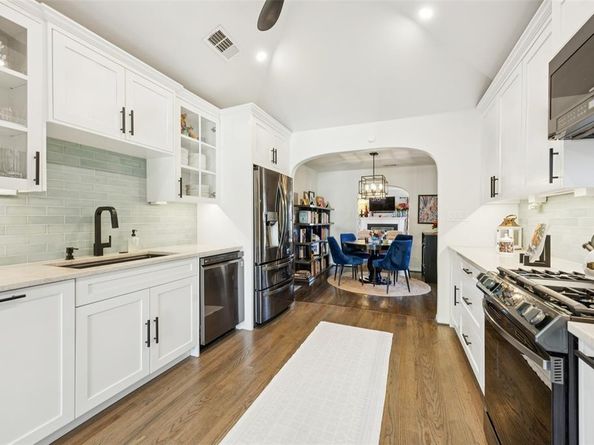 620 N Oak Cliff Boulevard , Dallas Texas 75208