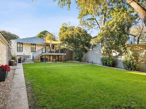 620 N Oak Cliff Boulevard , Dallas Texas 75208