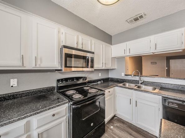 2215  Aspen Drive , Dallas Texas 75227