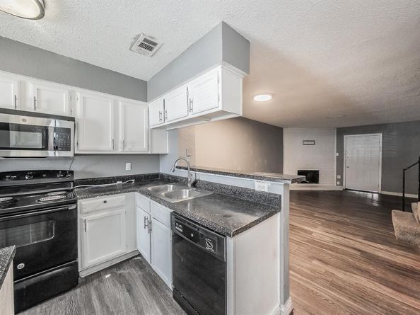 2215  Aspen Drive , Dallas Texas 75227