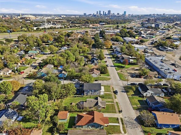 3958  Lisbon Street , Fort Worth Texas 76107