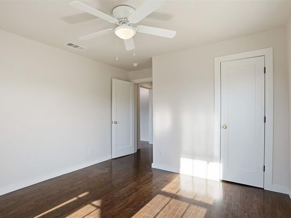 3958  Lisbon Street , Fort Worth Texas 76107