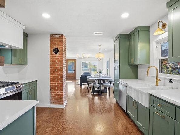 3958  Lisbon Street , Fort Worth Texas 76107