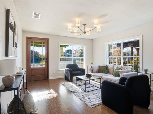 3958  Lisbon Street , Fort Worth Texas 76107