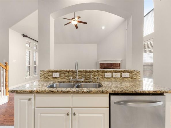 3805  Red Oak Trail , The Colony Texas 75056