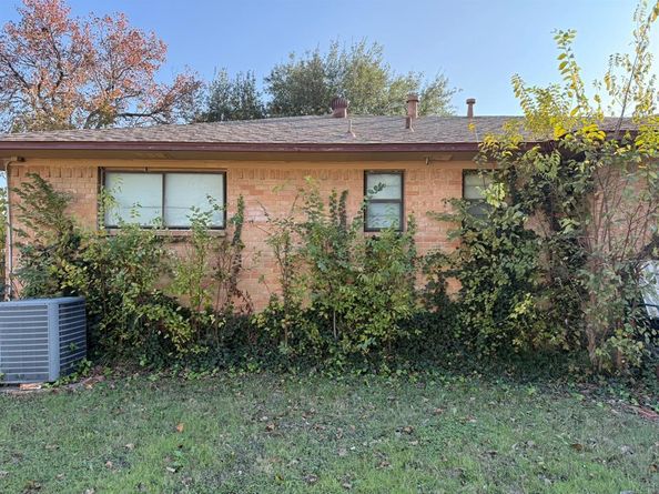 2214 N Trinidad Drive , Dallas Texas 75232