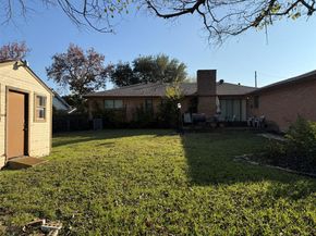 2214 N Trinidad Drive , Dallas Texas 75232