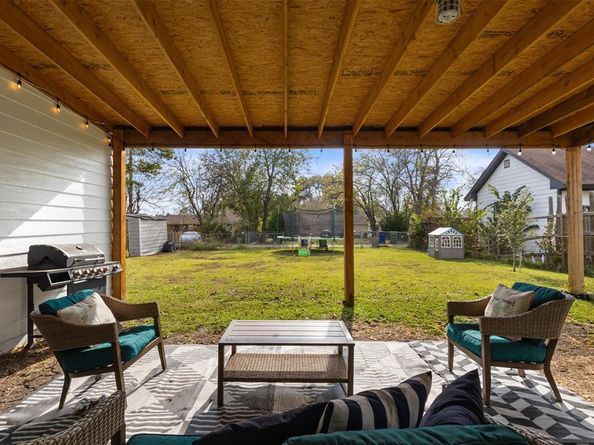 206 W Vista Drive , Garland Texas 75041