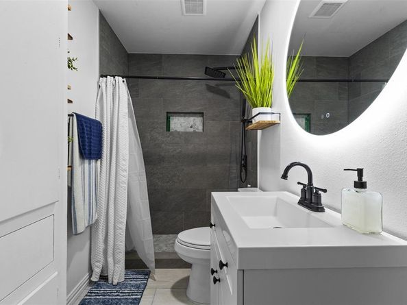 206 W Vista Drive , Garland Texas 75041